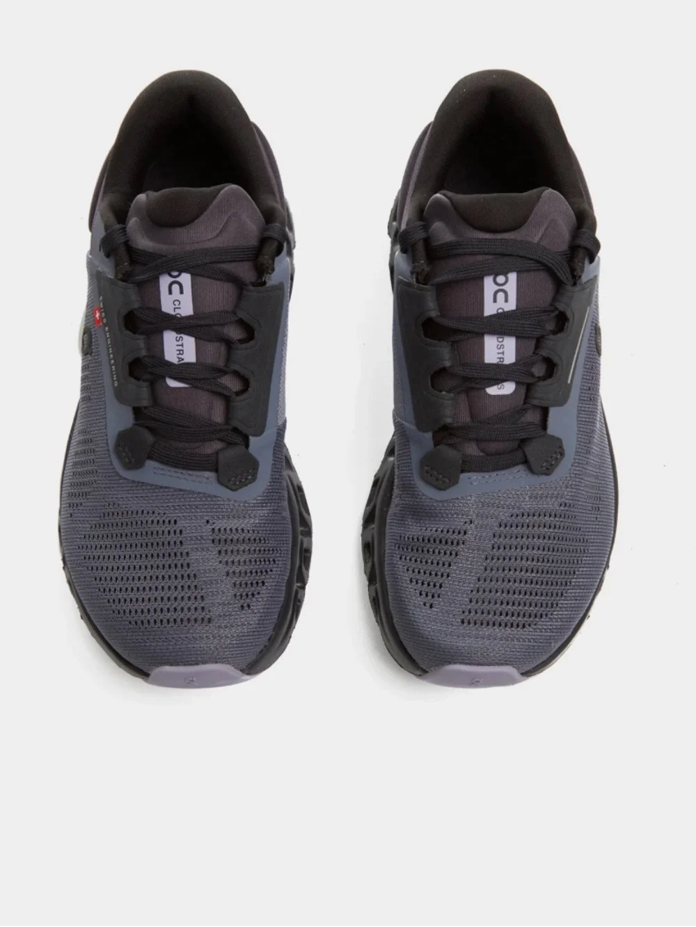 On Cloudstratus 3 running shoe in the Metal/Wisteria colorway 10.5  Women’s